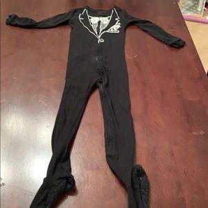 Boys Size 5 Baby gap tuxedo pj's- the cutest!